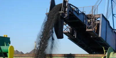Safra vê minério de ferro mais fraco e alerta ligado à China