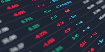 Ibovespa fecha estável com Petrobras (PETR4), mas aversão ao risco limita alta