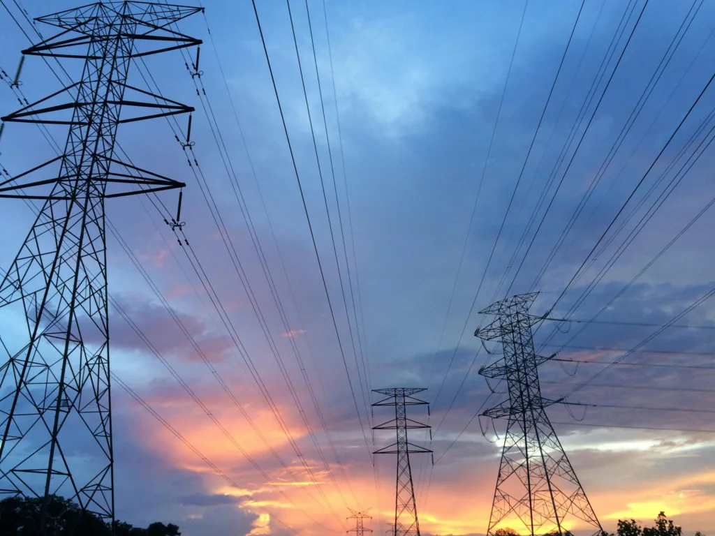 Consumidores comerciais poderão escolher o fornecedor de energia a partir de 2027, enquanto residências entram no novo modelo em 2028. Foto: Pexels
