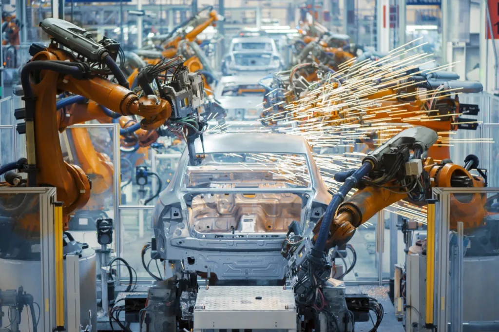 Produção industrial brasileira cresce em julho, mas mantém sinais de perda de ritmo.