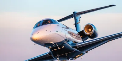 Embraer (EMBJ3) fecha pedido de 8 jatos no Japão; BBI vê alta de quase 30%