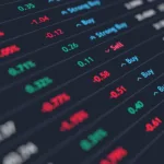 Ibovespa cai 0,93% com petróleo acima de US$ 100 e interrompe fôlego do ‘trade eleitoral’