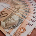 Selic a 13,75%: quais setores podem ganhar força na Bolsa, segundo analistas?