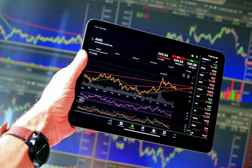 XSPI11 combina exposição ampliada ao S&P 500 e distribuição mensal de proventos.