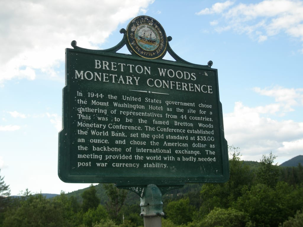 Como o Acordo de Bretton Woods organizou a economia mundial no pós-guerra