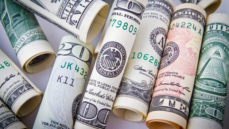 Dividendos em dólar: 5 ações para receber proventos