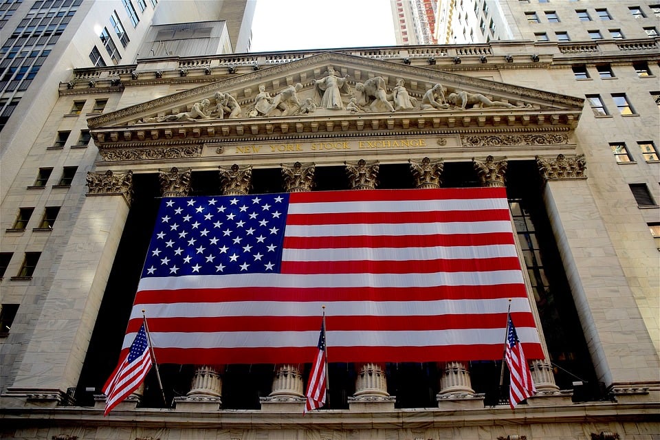 imagem da bolsa de valores de nova york (nyse), em wall street