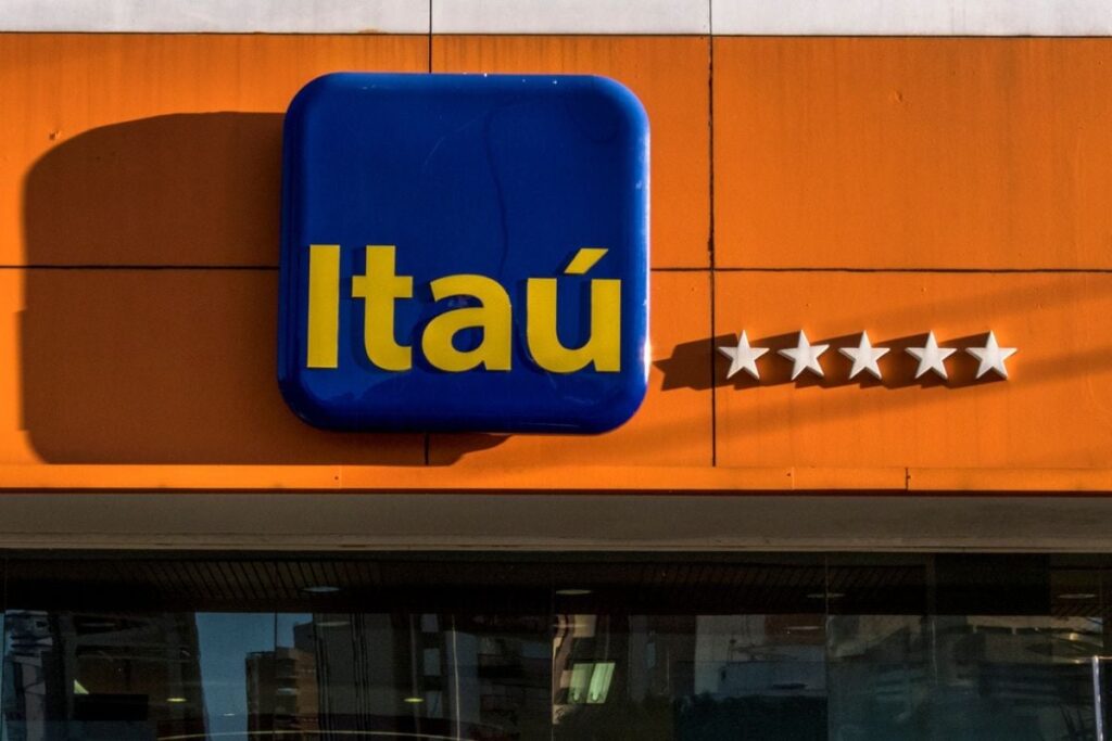 Itaú (ITUB4)