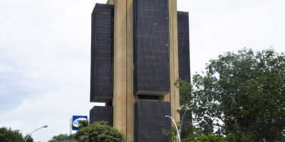 Copom mantém taxa Selic em 15%; o que esperar para 2026?