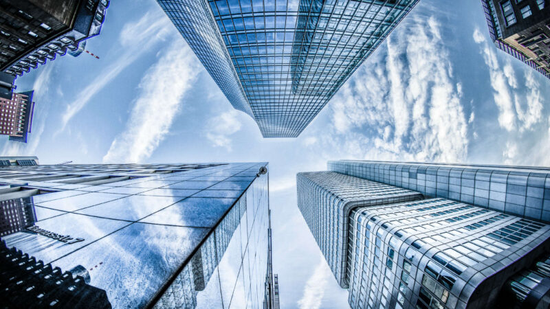 VRTM11 lucra R$ 3,95 milhões, ajusta carteira e destaca desconto relevante