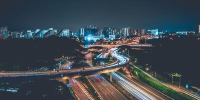 AZIN11: fundo rende 148% do CDI no mês e eleva caixa para 20% do patrimônio