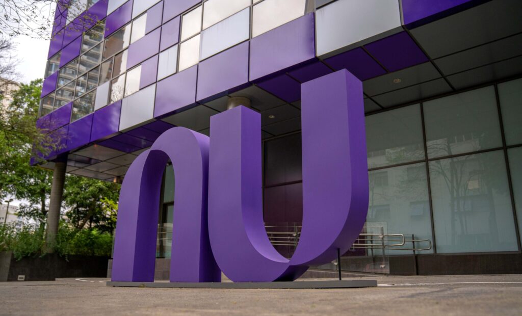 Lucro do Nubank salta 41%, mas ações caem